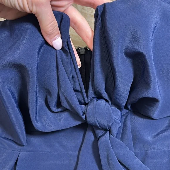 Lulu’s Inez Navy Blue Tie-Front Romper size XL - Picture 11 of 11